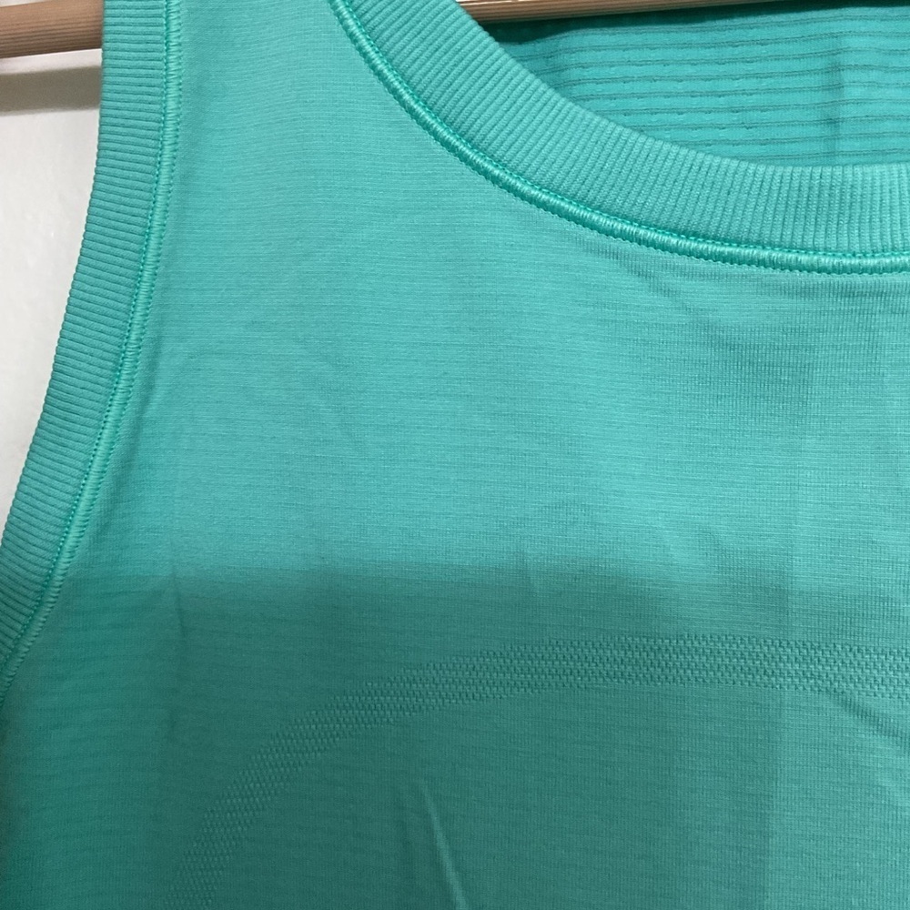 LULULEMON TANK TOP Women's Sleeveless Teal Top. SIZE. L - Picture 4 of 5